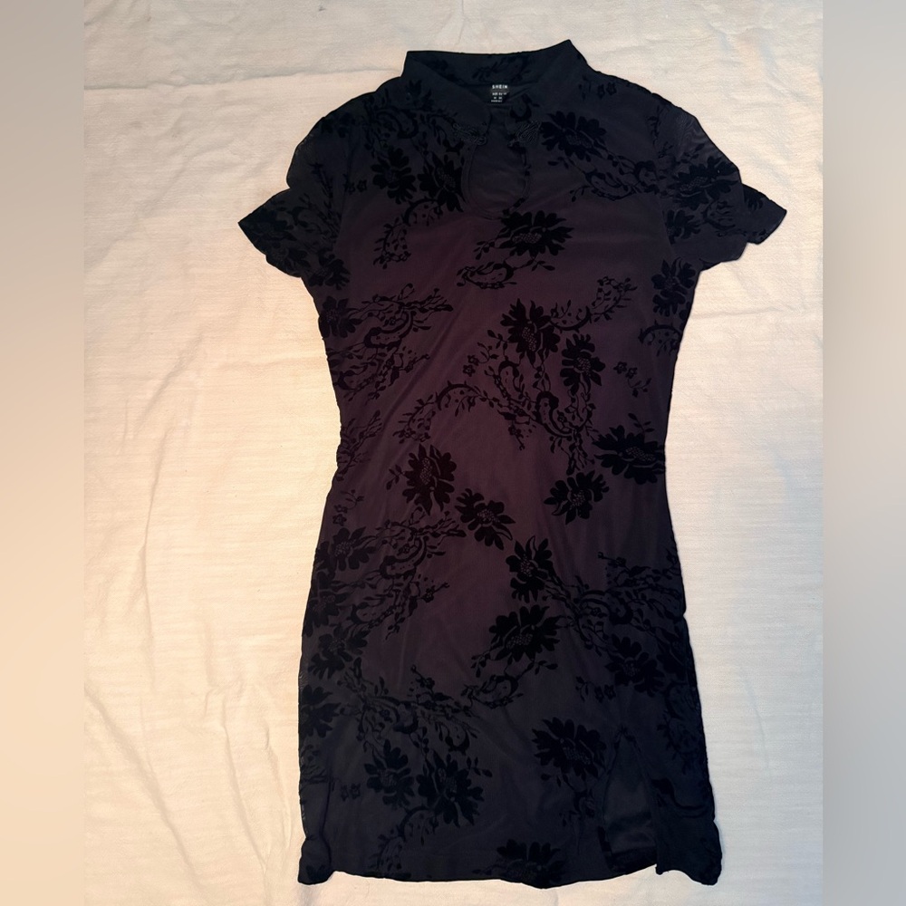 SHEIN Black Floral Mini Dress